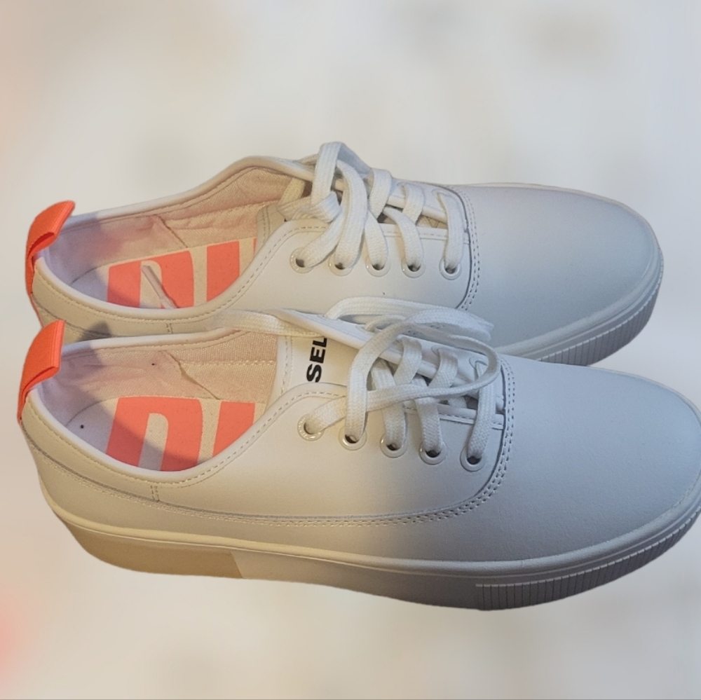 White sneakers everyday wear